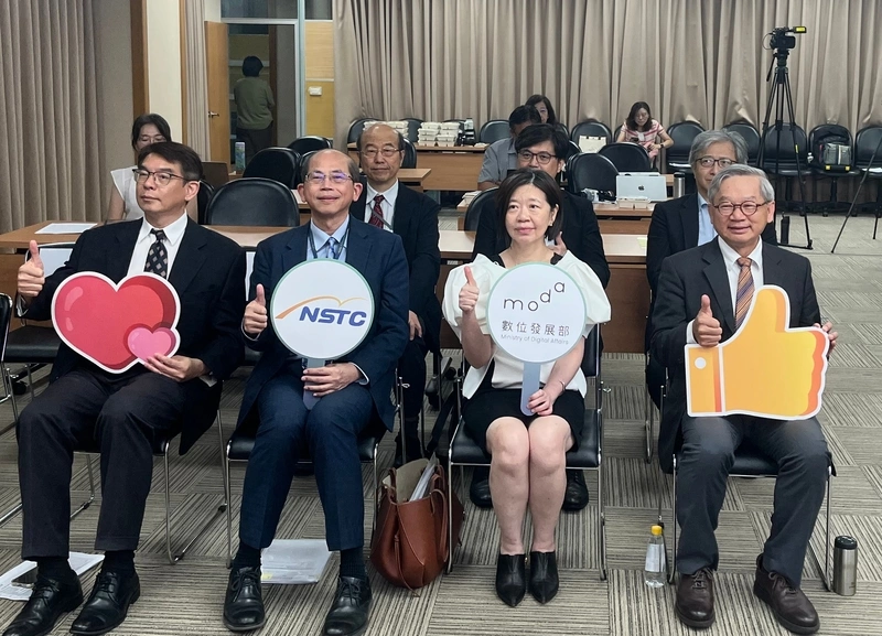 健康福祉營收拚3800億　吳誠文：智慧機器人2年內落地