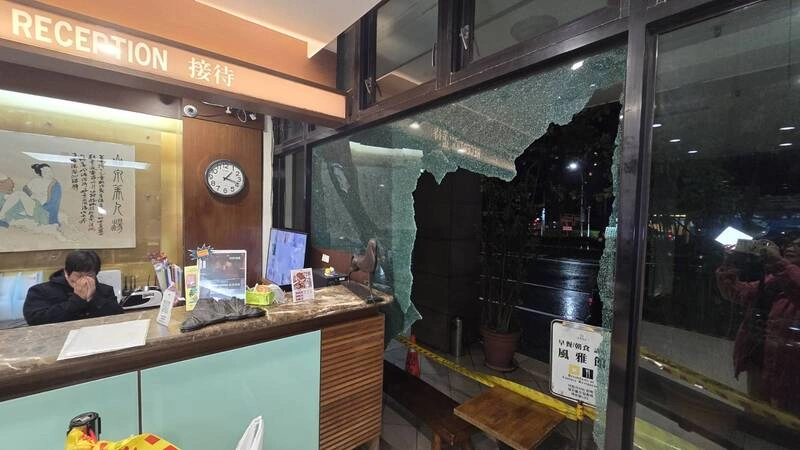 宜蘭外海地震　礁溪山泉飯店大廳玻璃破裂