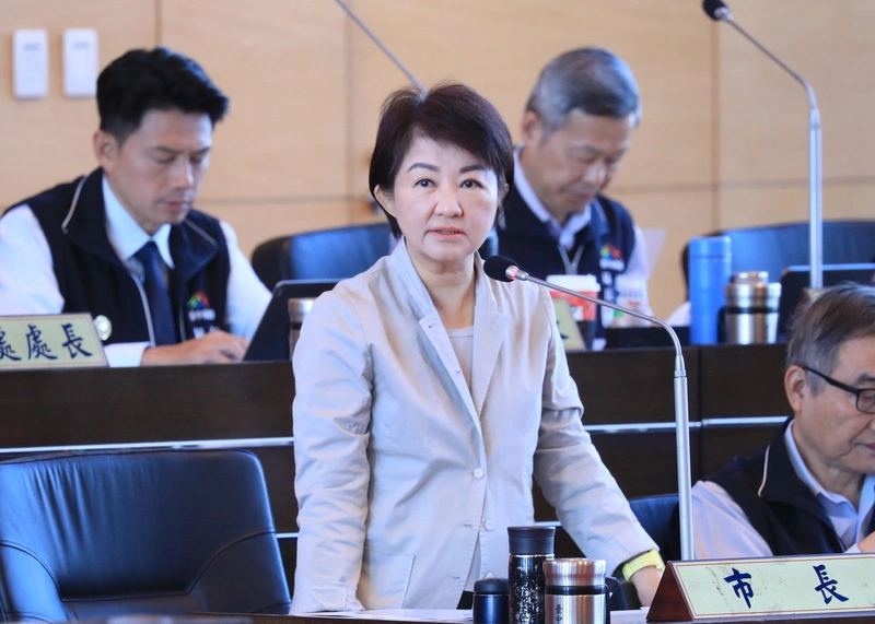 網紅入校逕行直播　盧秀燕宣布永不錄用