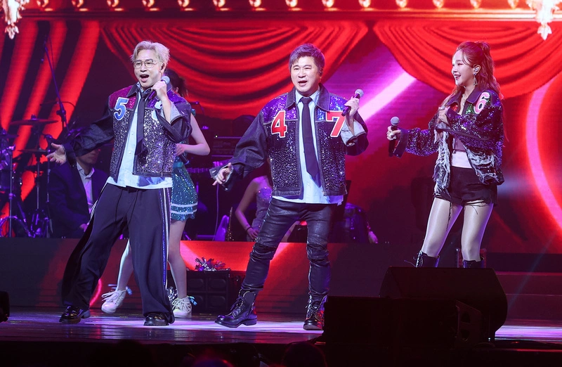 余天、黃西田登鑽石舞台　經典賞巴掌橋段逗樂歌迷