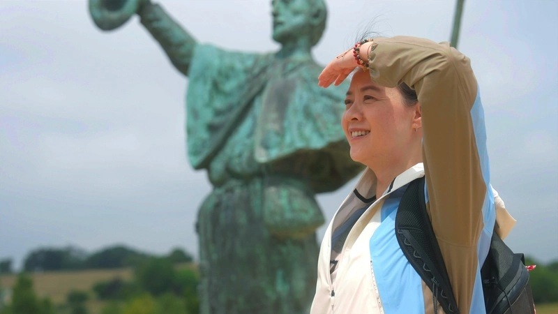 曾寶儀主持「列車人生」