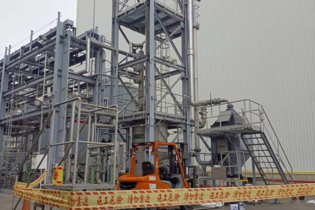 高雄大發工業區　3工人疑吸入有毒氣體送醫