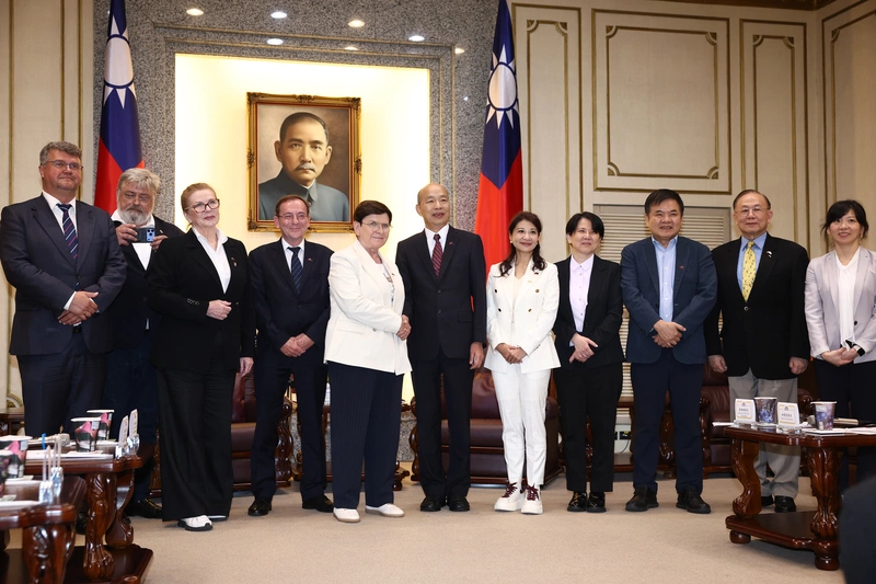 接見歐洲議會波蘭籍保守黨團議員　韓國瑜盼深化合作