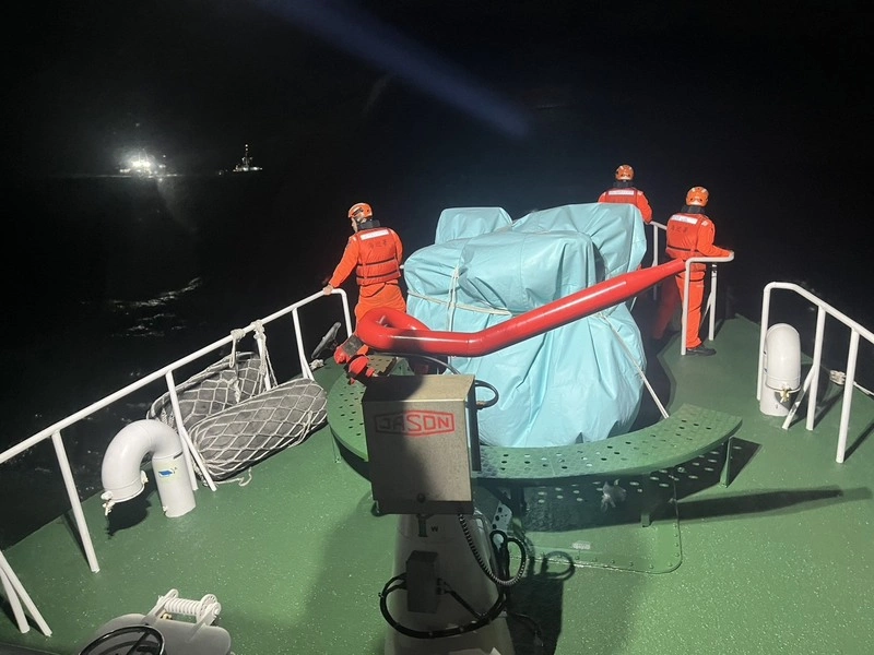 淡水外海漁船翻覆尋獲船長遺體　2船員仍失蹤