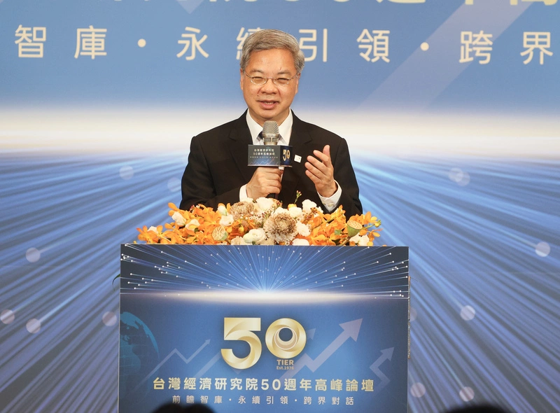 經長：培育50萬名應用人才　讓AI走入百工百業