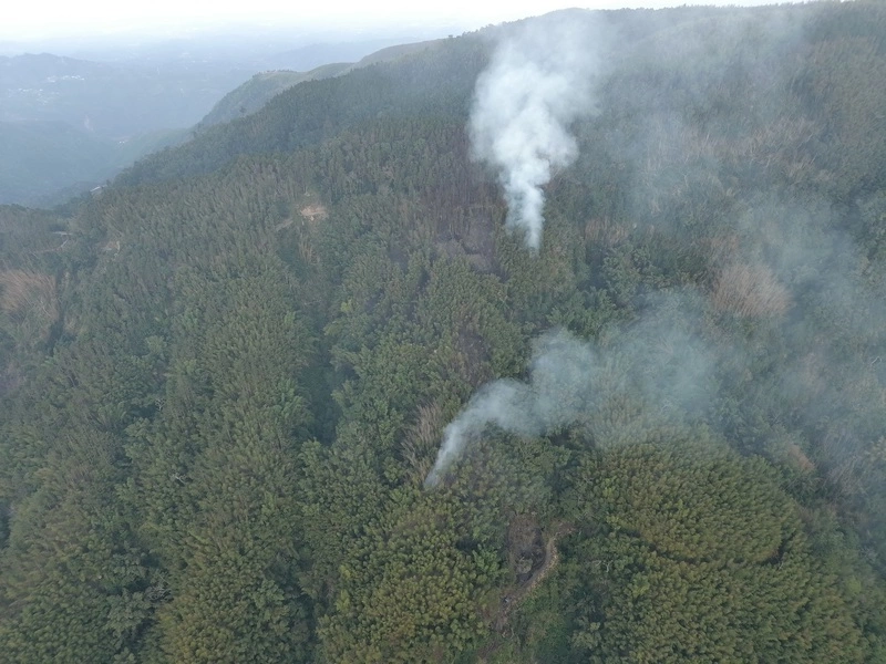 雲林草嶺森林火警48小時　空勤、民力持續打火