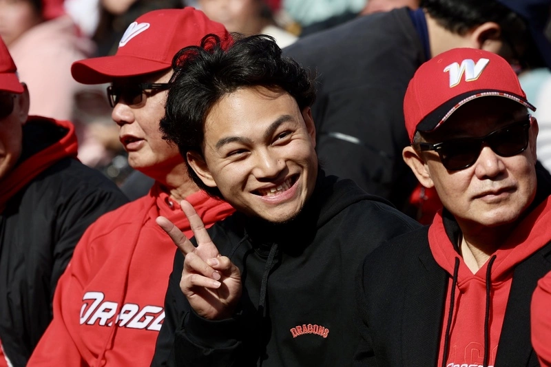 徐若熙將旅外　龍隊辦球迷歡送會