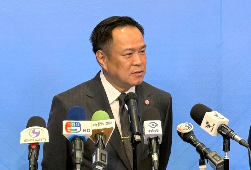 泰國看守總理阿努廷接受媒體聯訪