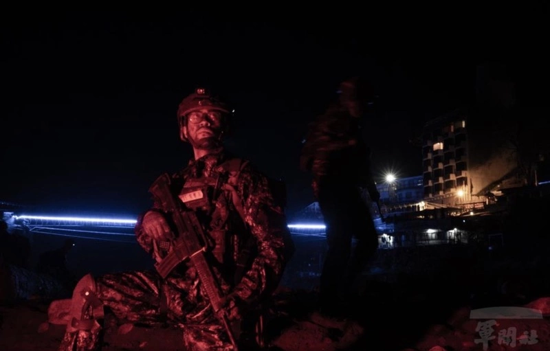 突擊兵期末測驗　不分晝夜驗證戰術運用