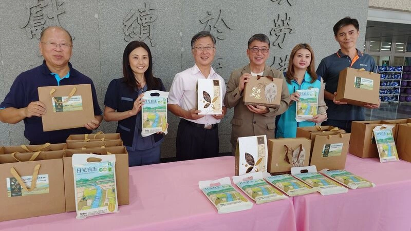 永慶高中挺嘉義農民　以太保好米當伴手禮