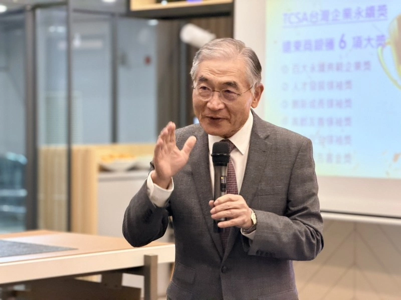 遠東商銀總經理周添財出席新年月曆發表會