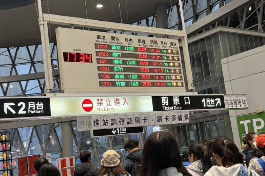 電車線故障發車時間未定　林沛祥要求台鐵檢討