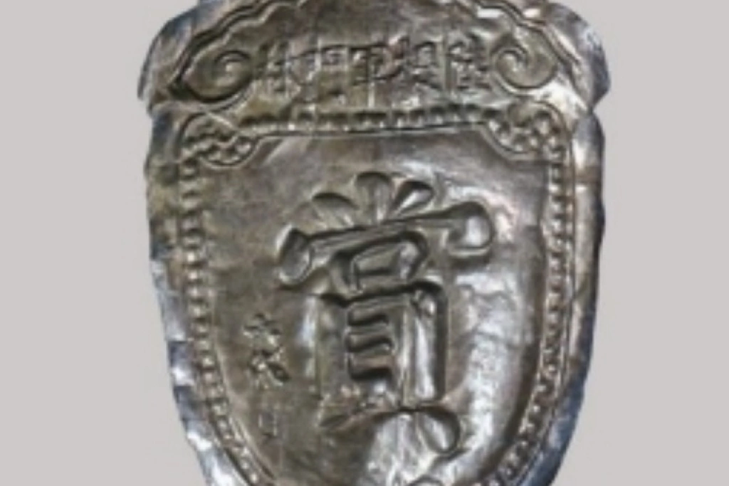 成大建築圖及清領賞銀牌　列台南一般古物