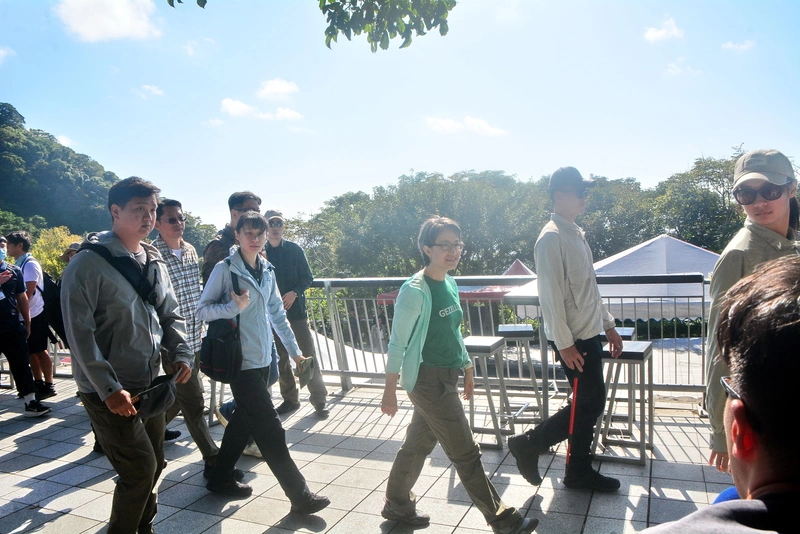 蕭副總統任領隊　健行淨山（1）