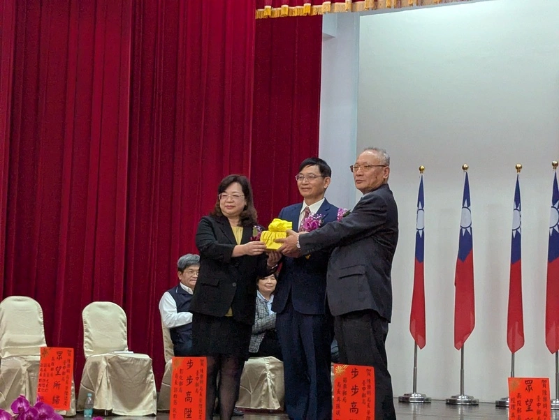 中華郵政台中郵局局長交接　陳樂明上任