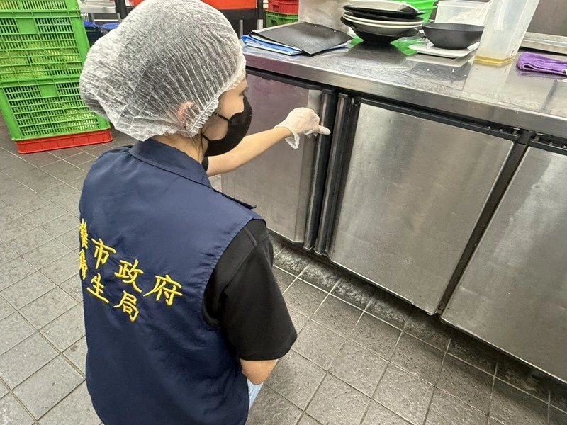 高雄某餐廳老鼠出沒　衛生局擬罰3萬元以上罰鍰