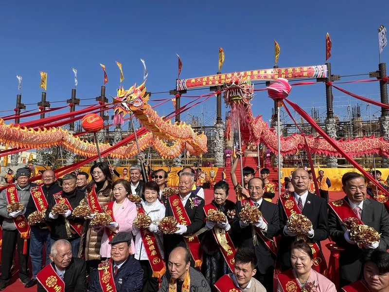 盧秀燕、鄭麗文出席玉京天公祖總廟龍柱完成大典