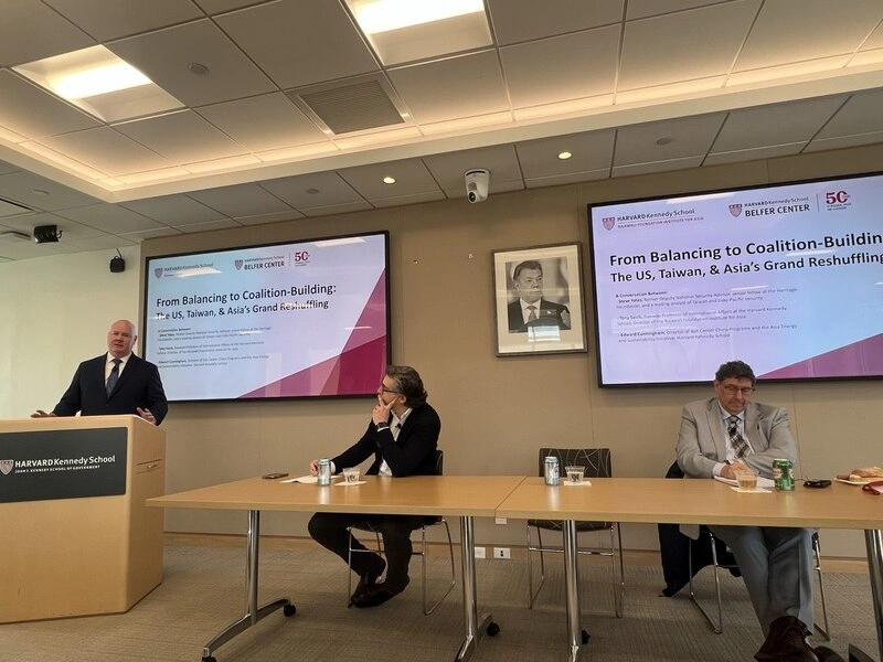 葉望輝出席哈佛研討會