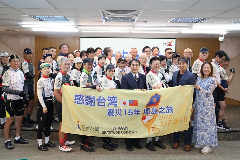 311地震自行車環台團隊抵台南　黃偉哲美食接風