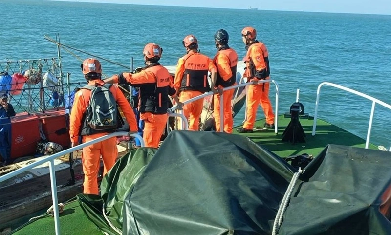 本國籍漁船違法使用章魚籠　海巡科技監控查獲