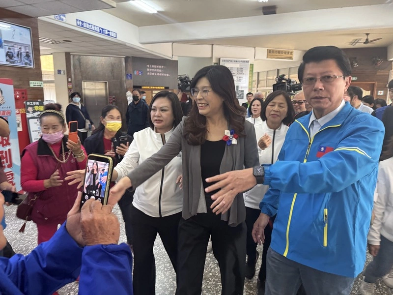 鄭麗文出席台南黨慶活動