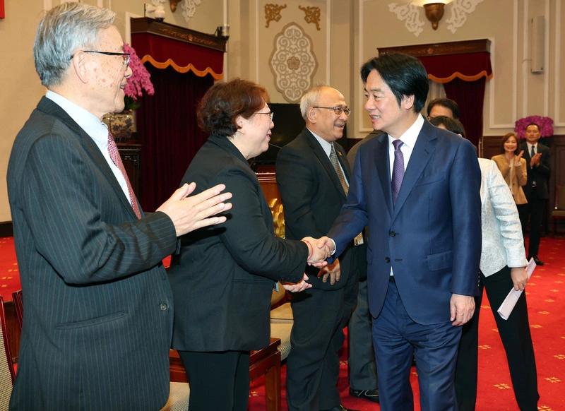 賴總統接見北美台派社團回國訪問團（1）