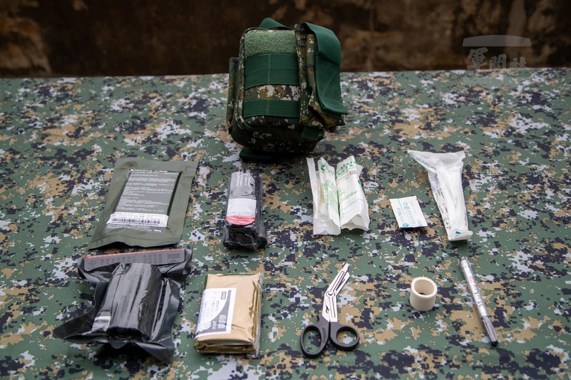 國軍單兵戰傷急救包　部隊救護體系核心裝備