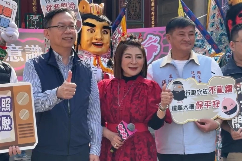 公路局邀王彩樺台南宣導道路安全