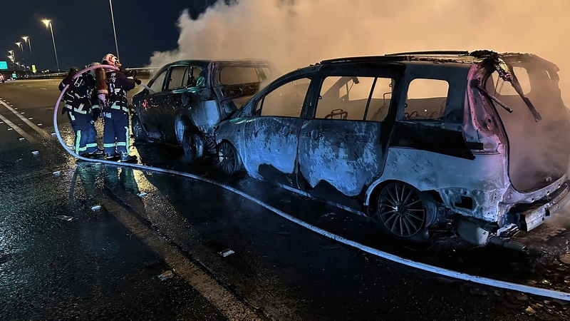 國3北上霧峰段5車追撞　2車起火