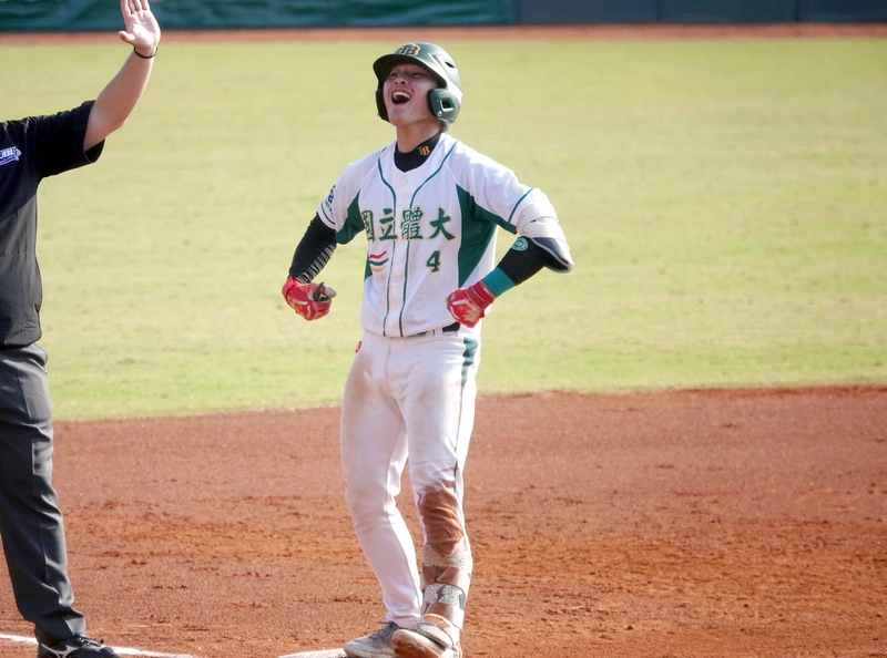 大專棒球聯賽周柏恩關鍵三壘打　國體勝東大
