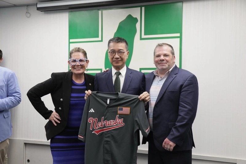 民進黨拚政黨外交　台灣LV當伴手禮外賓驚艷