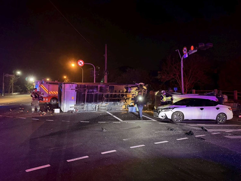 南投廂型車載移工車禍1死7傷　原因待查