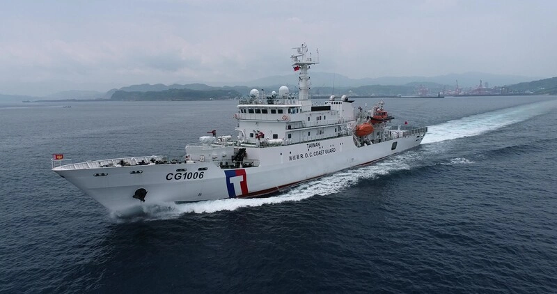 中國海警續派艦艇出沒台海東部 海巡2艦併航監控