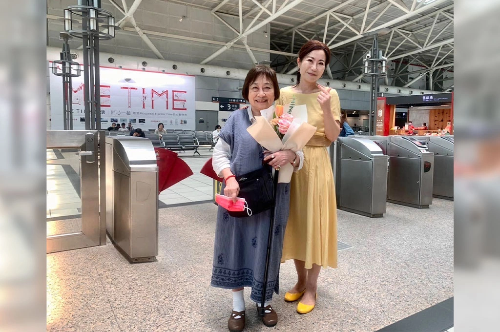 挺大罷免！郭雨新之女「惠娜阿姨」返台...87歲搭21小時飛機「只為投一張罷免票」！