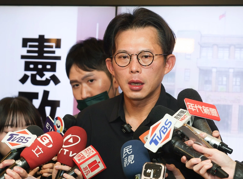 黃國昌出席公民論壇　回應時事議題