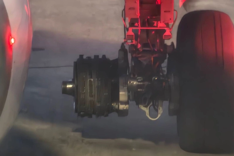 德威航空班機降落輪胎脫落　桃機北跑道關閉檢查