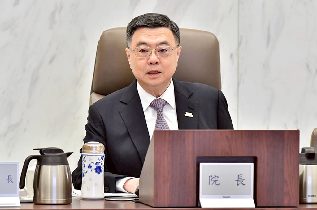 普發1萬「不排富」確定了！政院宣布特別預算僅調整「930億元產業支持方案」：其他照三讀內容編列