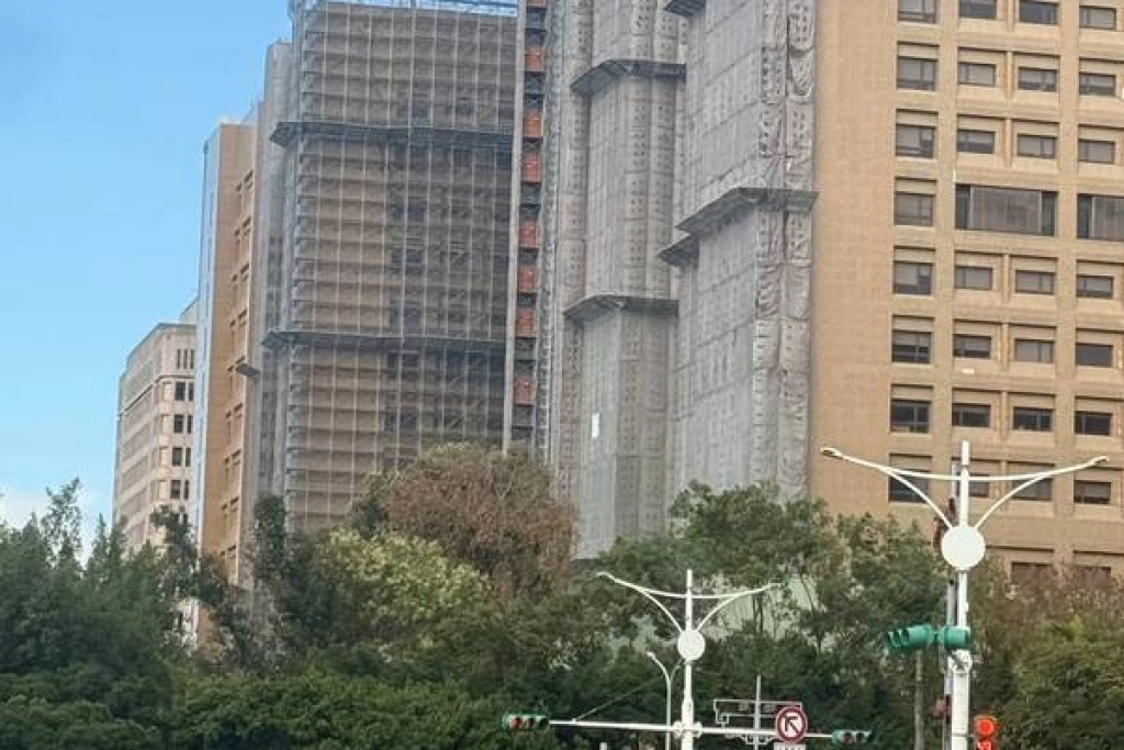 台大醫學院施工外牆火警　自行撲滅無人傷