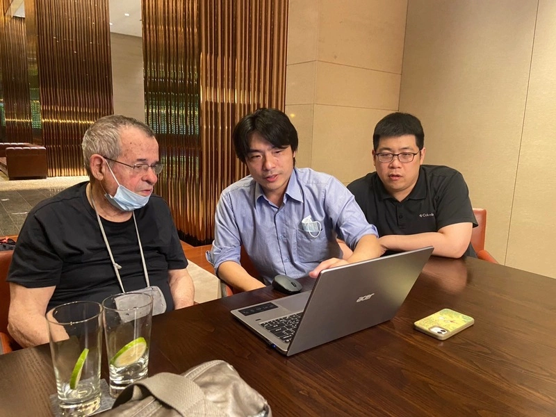 陽明交大副教授羅惟正與諾貝爾化學獎得主瓦謝爾