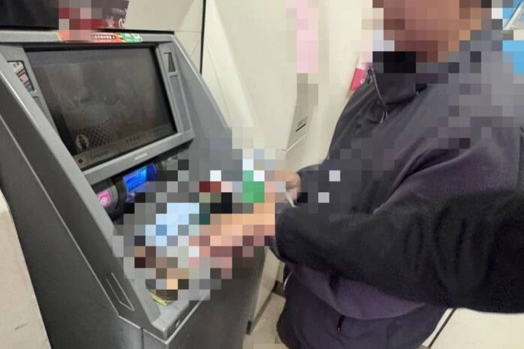 台中男遭網友詐騙衝ATM　警及時阻詐