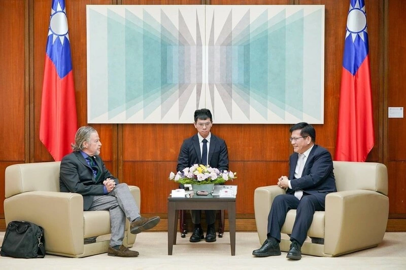 林佳龍接見國際護理協會訪團