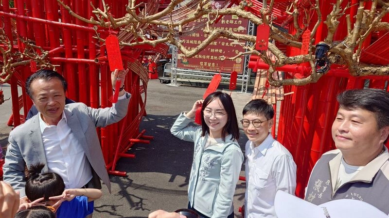 嘉縣鹿草重寮老榕樹舊址　打造光之境燈座延續記憶