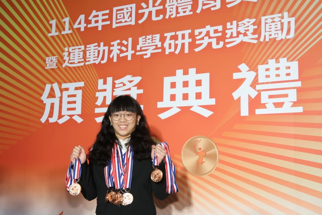 舉重新星陳冠伶奪最多12面國光獎章
