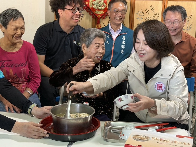 屏東縣府雞湯送暖關懷獨老　115年擴大服務