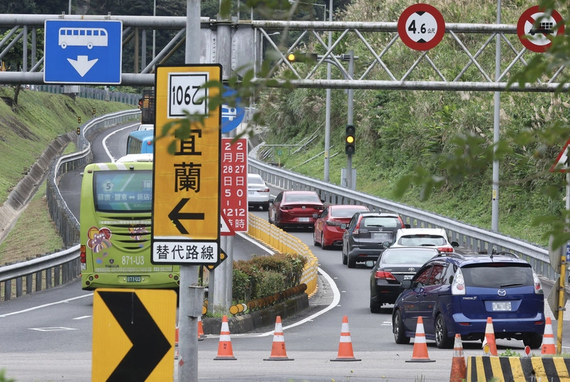 228連假國道上午8起事故　下午國5北向恐塞到深夜