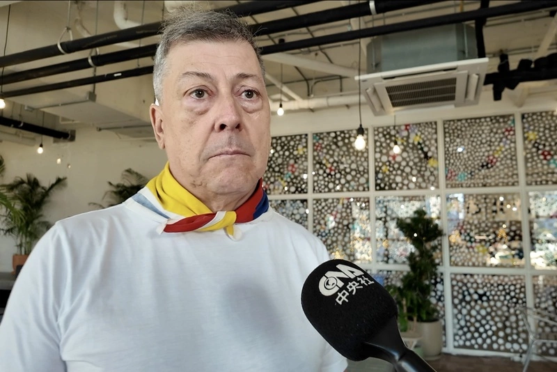 旅居海外近20年委內瑞拉公民維拉