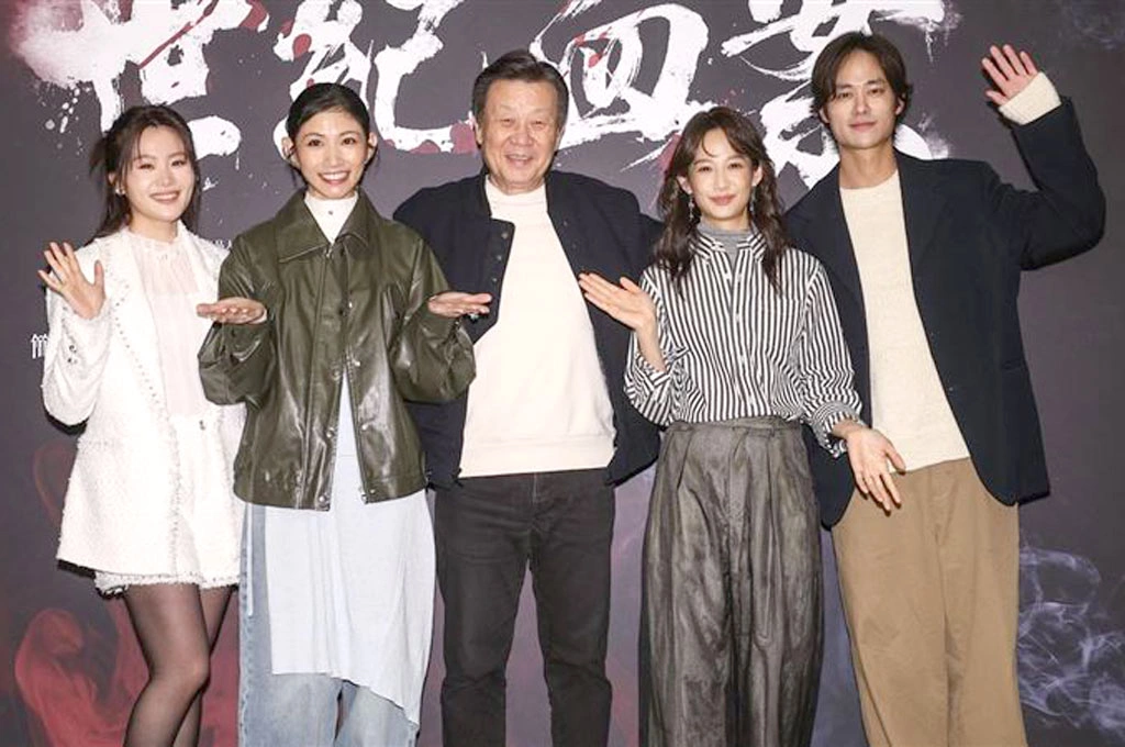 《世紀血案》持續延燒...演員劇組相互推鍋...鄭秉泓喊話徐琨華父子出來交代：基於賺錢還是其他目的來兜這個案子？