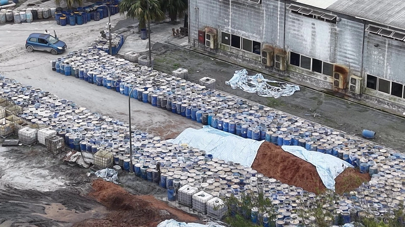 花蓮鳳林環科堆置千餘桶廚餘