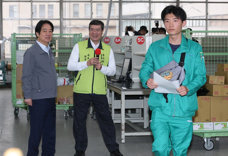 郵政金融普及率高　總統盼數位時代轉型成功