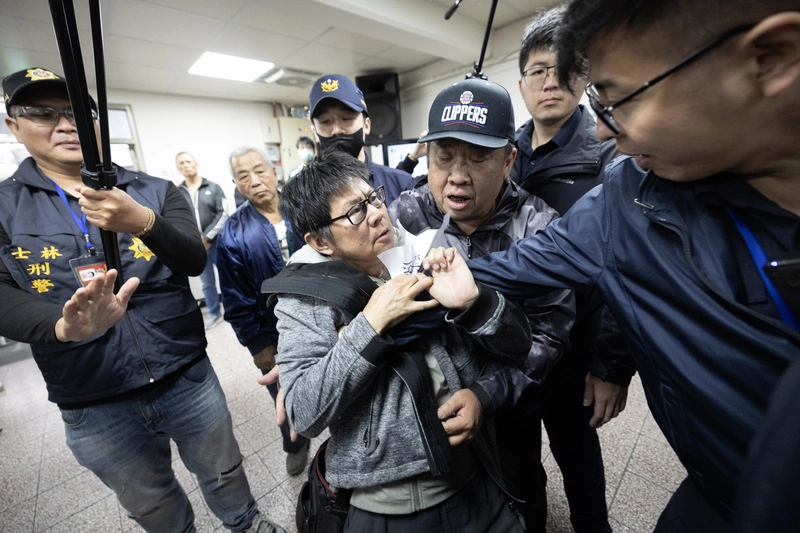 社子島自救會成員抗議　指北市府違法程序（2）